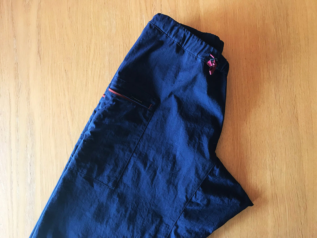 横に折りたたんだらわかる、、これ動きやすいやつやん