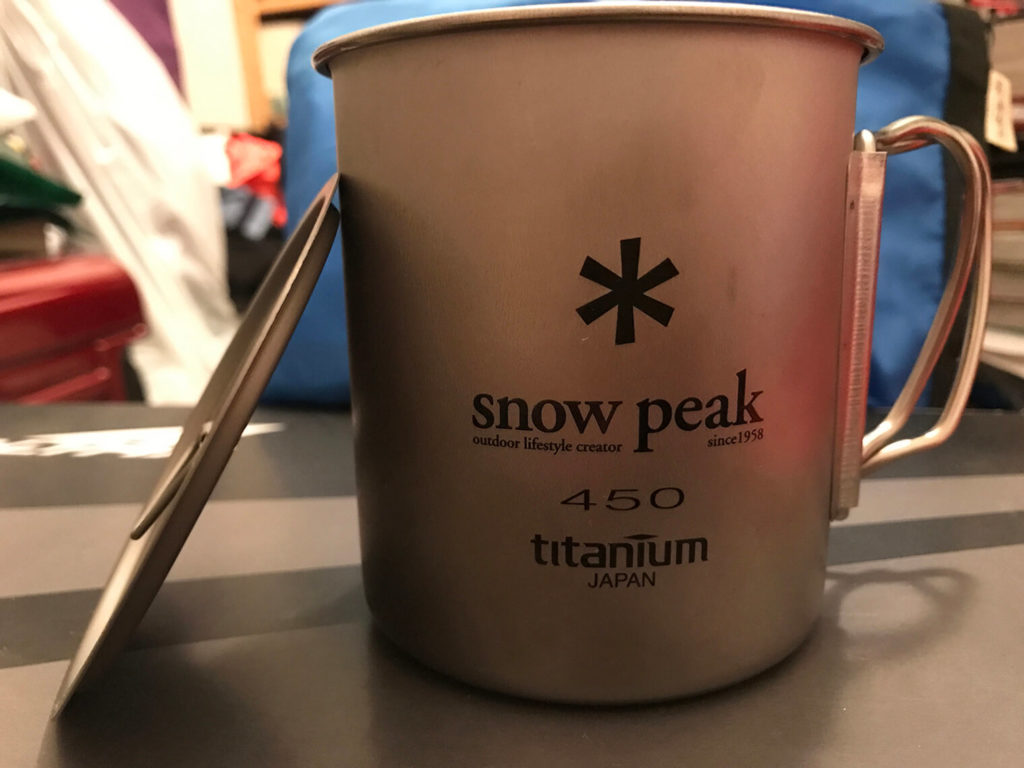 snowpeak のチタンシングルマグ 450 とフタ