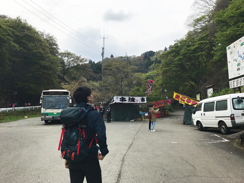 駅から出たら屋台だらけ